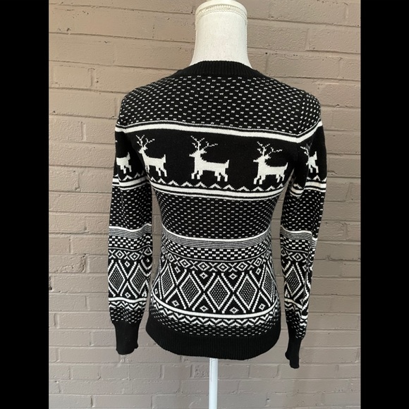 Old Navy Deer Print Sweater XS - Picture 3 of 5